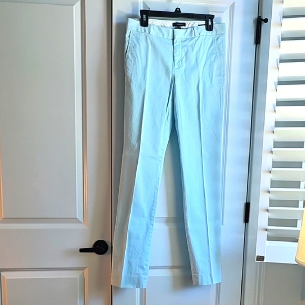 Banana Republic. 6L, Midrise, 95% Cotton 5%spandex. Light Blue Women's Pants